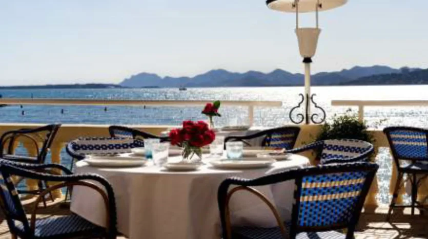Restaurant à vendre – Eze – 150 m² – 636 000 € FAI — photo 1