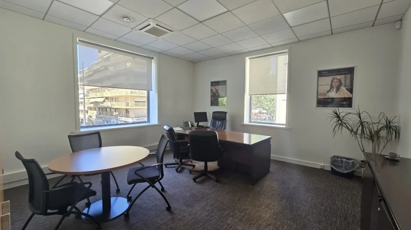 Mixte à louer – Antibes – 297 m² – 12 000 €/mois — photo 2