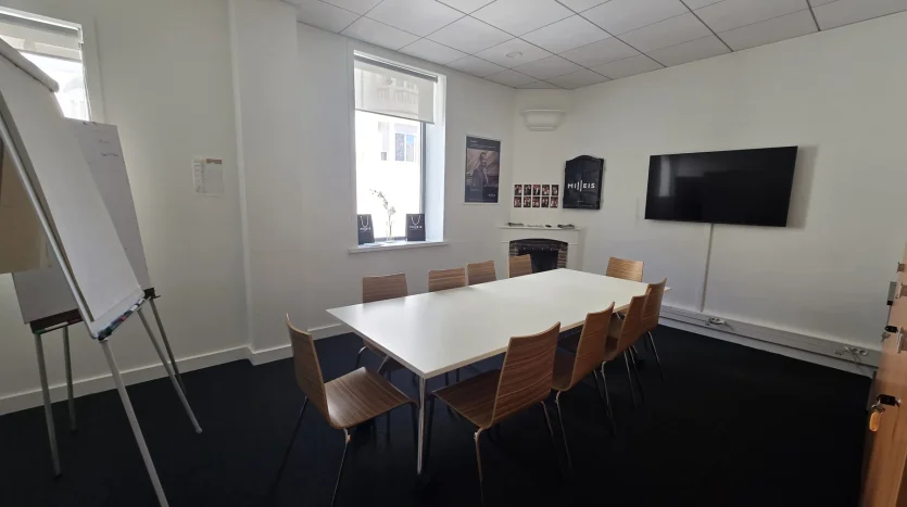 Mixte à louer – Antibes – 297 m² – 12 000 €/mois — photo 3