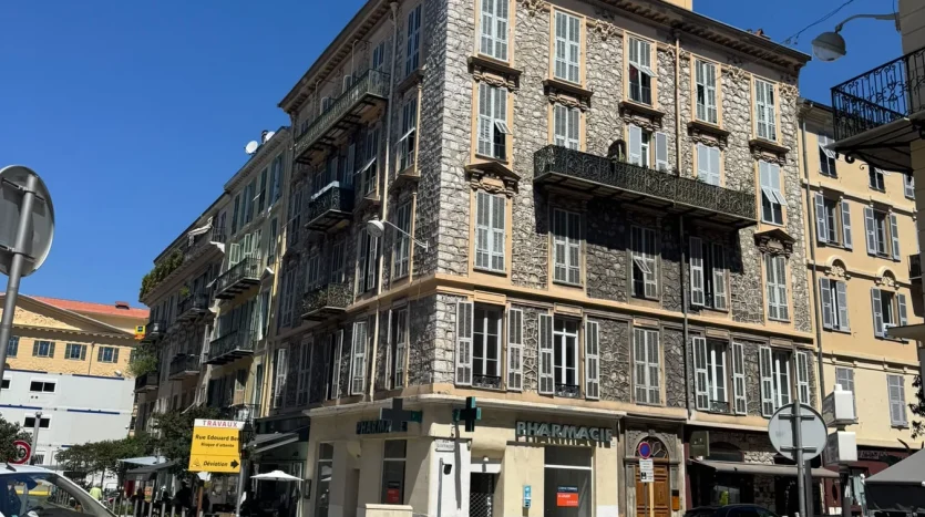 Local commercial à louer – Nice – 55 m² – 2 333 €/mois — photo 1