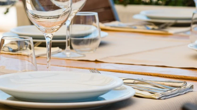 Restaurant à vendre – Saint-Jean-Cap-Ferrat – 129 m² – 530 000 € FAI — photo 1